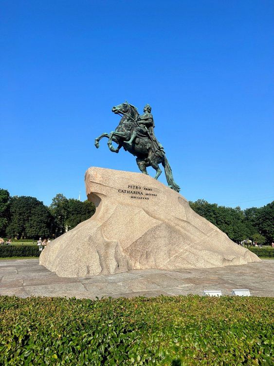 Санкт-Петербург: неочевидный и невероятный